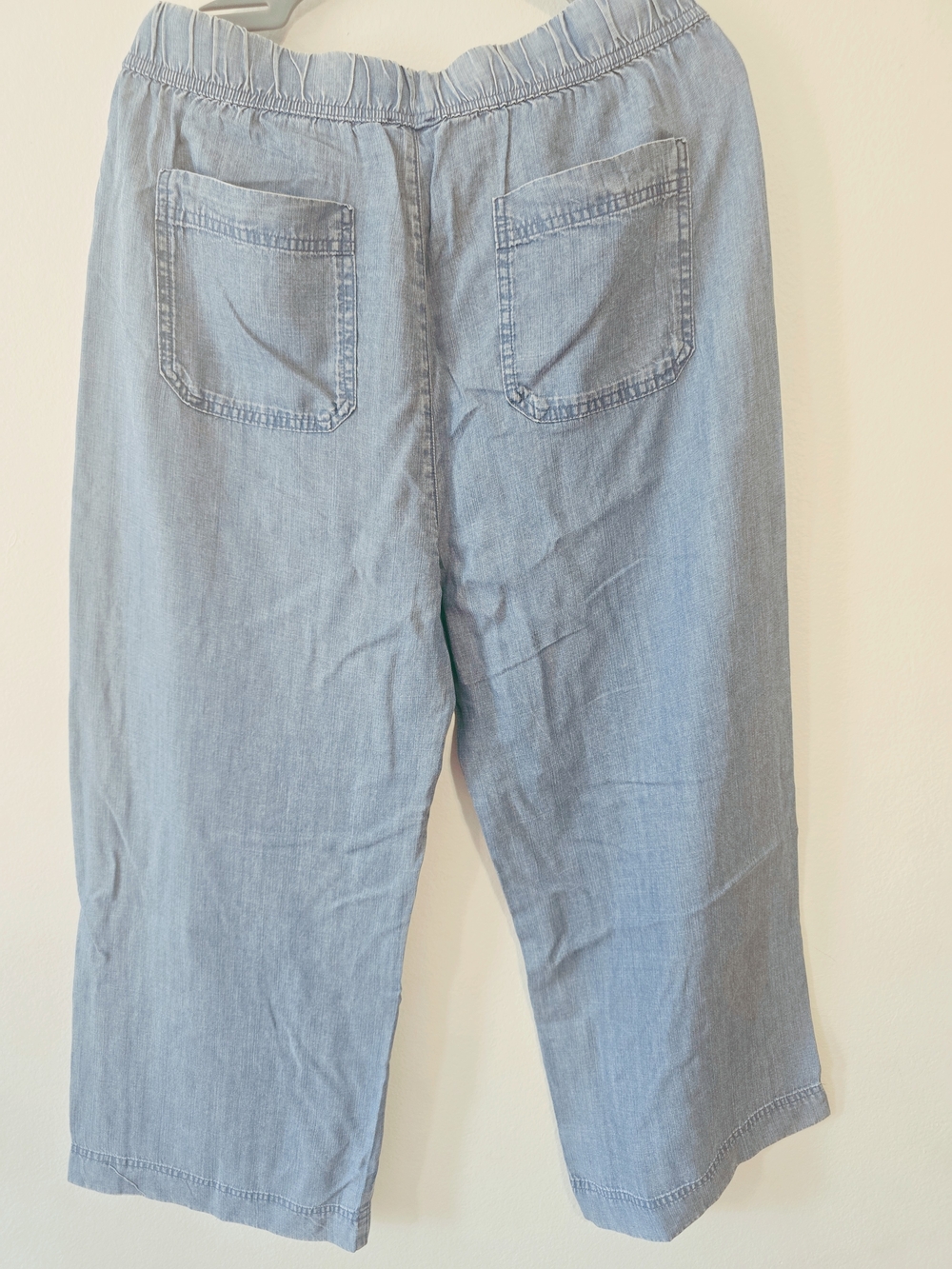 Splendid Light Blue Drawstring Capris - Picture 2 of 4